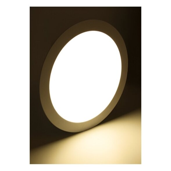 LED panelė apvali 900lm 2700K, 12W 3 LED panelė apvali 900lm 2700K, 12W 3