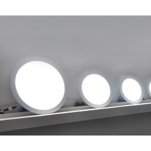 LED panelė 61020 4200K, 6W 3 LED panelė 61020 4200K, 6W 3